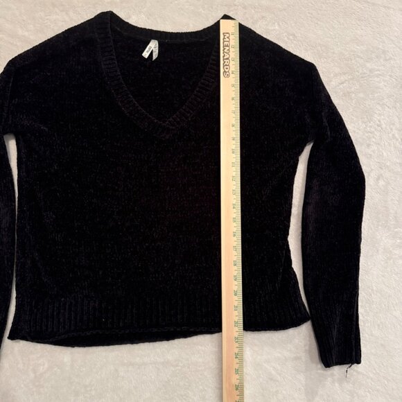 Mudd Charcoal V-Neck Extra Ultra Soft Sweater Polyester Juniors Size Small - Picture 6 of 8